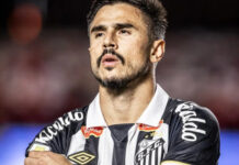 Willian Bigode volta a treinar com o elenco e reforça o ataque do Santos para a Série B