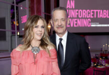 Tom Hanks e Rita Wilson brilham com looks elegantes em evento beneficente