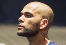 Em liberdade provisória, Daniel Alves volta a trabalhar com futebol