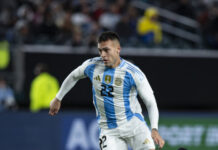 Argentino campeão do mundo se vê no nível de Mbappé e Haaland: ‘Números e troféus dizem isso’