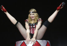 Madonna exibe fotos de ex-amores em telão de shows
