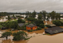 Governo do RS organiza doações via PIX para afetados no temporal