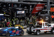 Nascar ou UFC? Pilotos trocam socos após corrida nos EUA