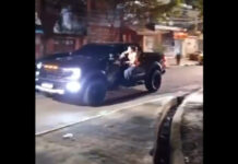 Mulher salta para carro em andamento após flagrar traição do marido