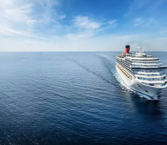 Turistas ficam sem embarcar em cruzeiro em Santos, e polícia investiga estelionato