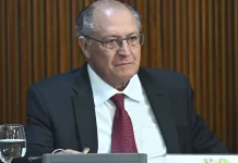 Alckmin passa mal, é internado e passa por exames em Brasília
