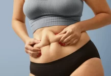 Oito alimentos inflamatórios que aumentam a gordura abdominal