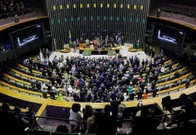 76% dos brasileiros são contra aumento no número de deputados, indica Datafolha