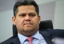 Alcolumbre diz querer votar no Senado ainda neste mês projeto que aumenta número de deputados