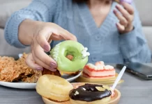 Nutricionista revela os hábitos alimentares que envelhecem a pele