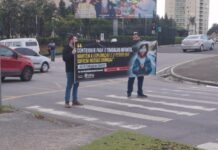 Ação de conscientização contra o trabalho infantil é realizada em cruzamento da Zona Sul de Sorocaba