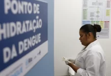 Brasil tem queda de 78% nos casos de dengue em relação a 2024, mas alerta continua