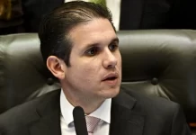 Reunião de líderes na Câmara tem desagravo a Motta e críticas ao governo Lula