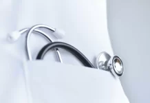 Curso de medicina com nota baixa pode ter corte de vaga ou extinção