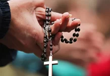 Padre é investigado sob suspeita de agredir fiel durante missa no interior de SP