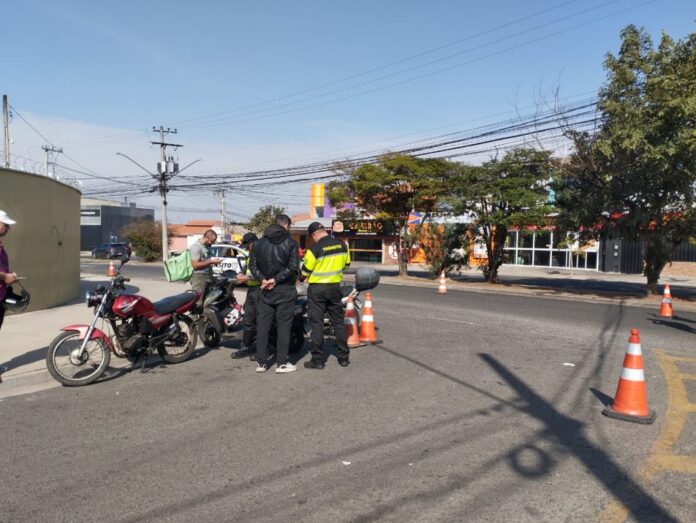 Blitz de controle de ruído de motocicletas é realizada na Zona Oeste de Sorocaba