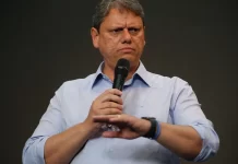 Tribunal de Contas suspende contratação de PMs para escolas cívico-militares de Tarcísio