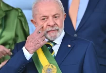 Trajetória de vida de Lula da Silva vira enredo no Sambódromo do Rio