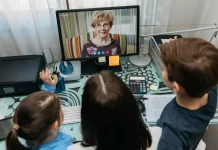 Pais podem responder por trabalho infantil na internet, diz MPT; veja indícios de violação