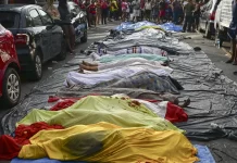 Mais de 50 corpos são levados para praça da Penha, no Rio