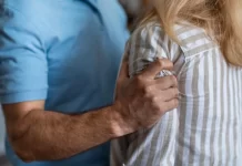 Mulher fora do trabalho tem 3 vezes mais risco de sofrer violência