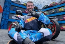 Piloto morre após acidente em show de motos no Beto Carrero World
