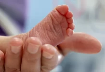 Bebê passa por cirurgia na língua em hospital de SP e família diz que não autorizou
