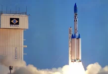Após decolar, explode foguete que marcaria 1º lançamento orbital da história em solo brasileiro