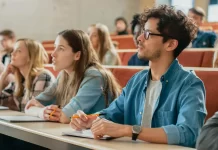 Um terço dos cursos de medicina tem nota baixa em exame do MEC e pode ter sanções