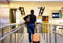 Entenda o que é downgrade em voos e quais os direitos dos passageiros