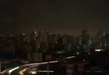 Chuva deixa 58 mil imóveis sem luz na cidade de São Paulo