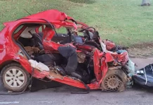 Acidente entre carro e carreta deixa cinco mortos em rodovia de Goiás
