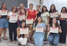 Secretaria da Mulher, Senac e Sebrae entregam os certificados para as participantes do curso de Design de Sobrancelhas