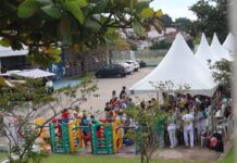 Prefeitura entrega mais de 900 cestas básicas a famílias em situação de vulnerabilidade em vários bairros da cidade