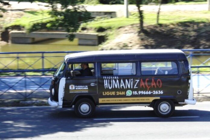 Equipes do “HumanizAção” acolhem 17 pessoas em situação de rua em diferentes pontos da cidade neste sábado (14)