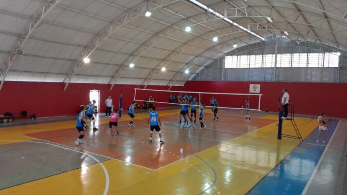 Copa de Voleibol “Meninos e Meninas da Vila” 2026 estreia neste domingo (8)