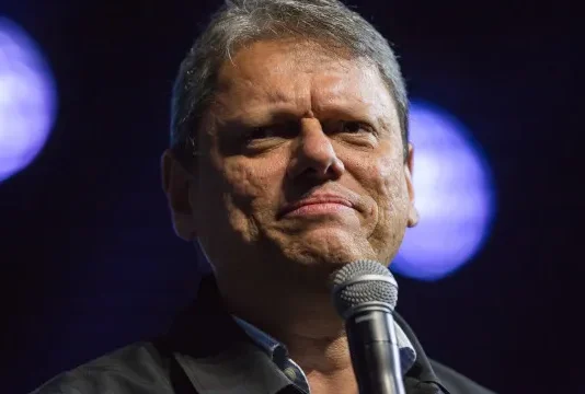 Tarcísio sinaliza antecipar inauguração da linha-6 do metrô para campanha de reeleição