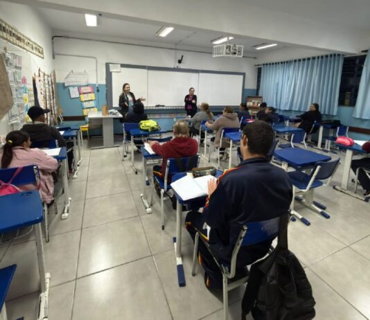 Estão abertas as matrículas para os interessados em cursar a Educação de Jovens e Adultos (EJA)