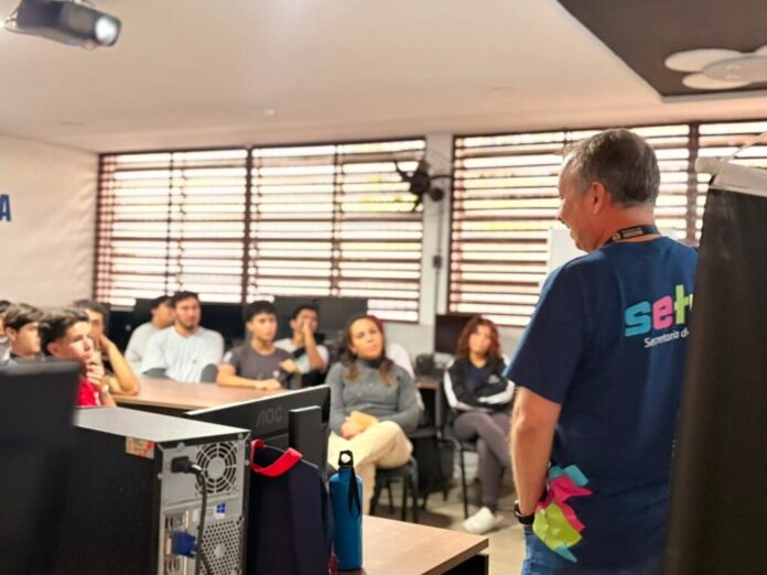 Turismo Vai à Escola leva conhecimento sobre o setor a estudantes da Zona Norte