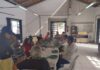 Moradores da Vila Dignidade têm almoço especial preparado por voluntários