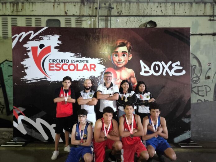 Atletas retornam a Sorocaba com cinco medalhas de ouro do Circuito Escolar de Boxe da Fedeesp em Campinas