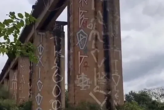 “Rope-jumping”: Instrutor preso divulgou vídeo assustador na mesma ponte