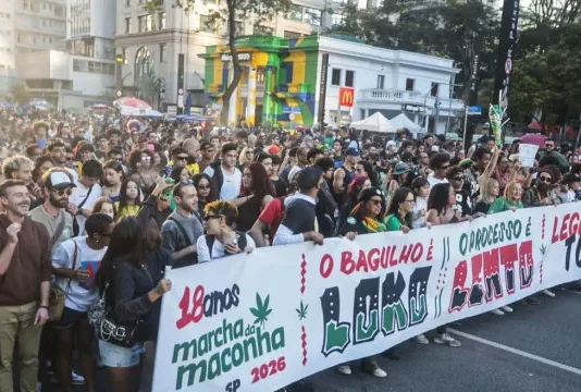 Marcha da Maconha pede regulamentação e critica guerra às drogas