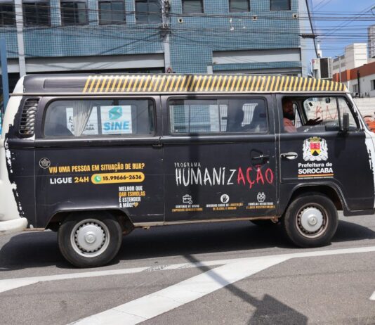 Equipes do “HumanizAção Inverno” acolhem oito pessoas em situação de rua neste sábado (20)