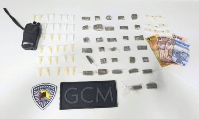 GCM apreende drogas durante patrulhamento no Jd. Santa Bárbara