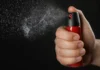 Mulheres podem comprar e usar spray de pimenta para defesa pessoal