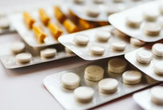 Preços de medicamentos podem variar mais de 2.400% em farmácias de SP