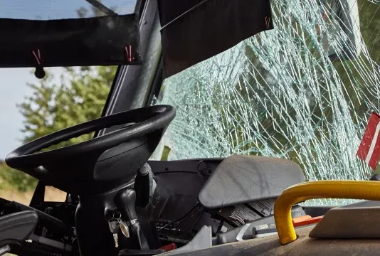 Acidente com ônibus de turismo deixa 9 mortos em Petrópolis (RJ)