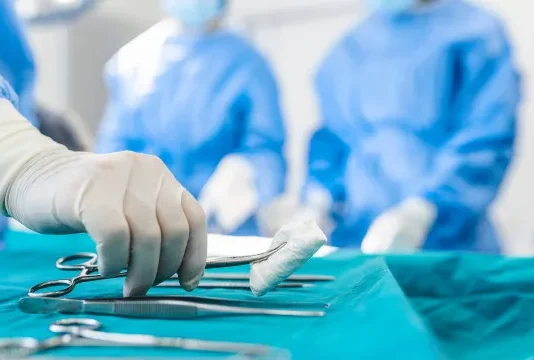 Cirurgias plásticas de mama no SUS crescem mais de 50% em dez anos