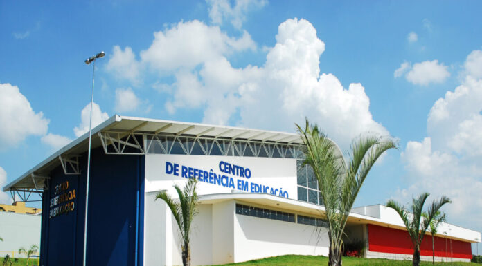 Palestra gratuita no Centro de Referência em Educação trata do enfrentamento ao racismo
